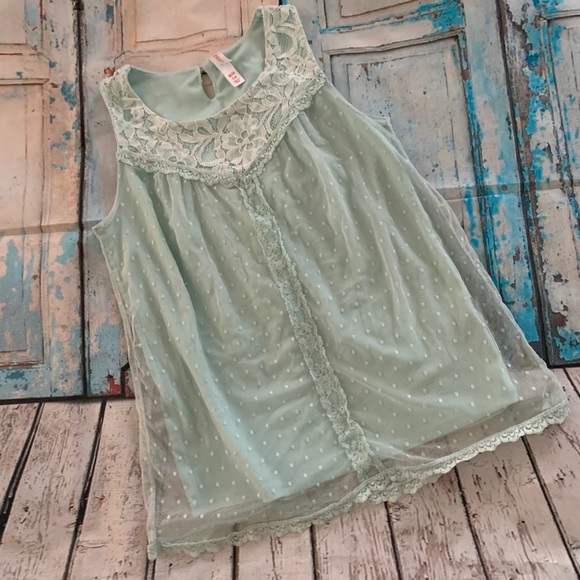 Xhilaration Other - Little girls lace dressy tank top